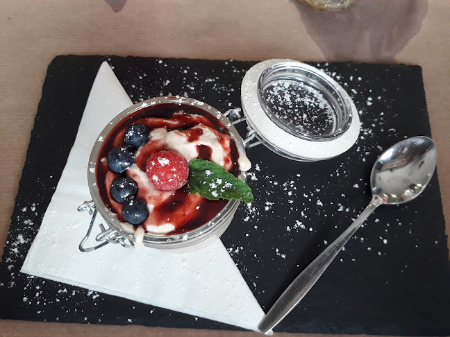 Av. Heróis do Ultramar 76, 3100-462 Pombal