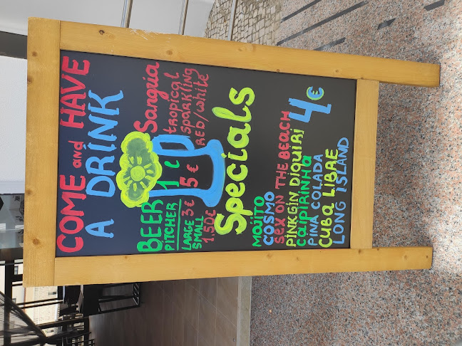 Pints and & Pitchers Sports Bar - Gastronomia e hotelaria