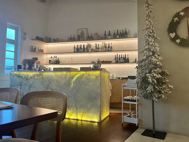 R. Dr. José Sampaio 35, 4810-275 Guimarães