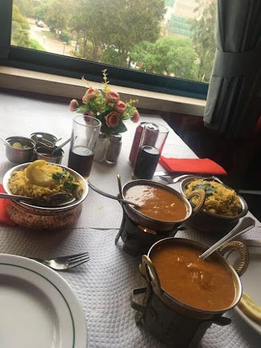 Charminar Indian Tandoori Restaurant - Gastronomia e hotelaria