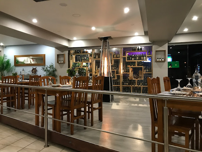 Av. da Praia nº53, 2520-051 Ferrel