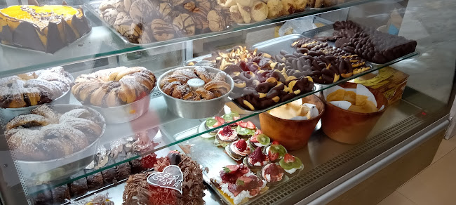 Opinii despre Pão Quente Nahari în Vila Nova de Gaia - Gastronomia e hotelaria