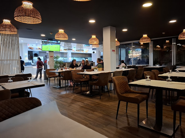 Roberto`s Chicken piri-piri - Gastronomia e hotelaria