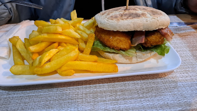 Hamburgueria - Com Unhas e Dentes - Gastronomia e hotelaria