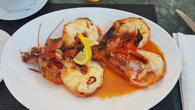 Julia’s restaurant,beach bar & lounge