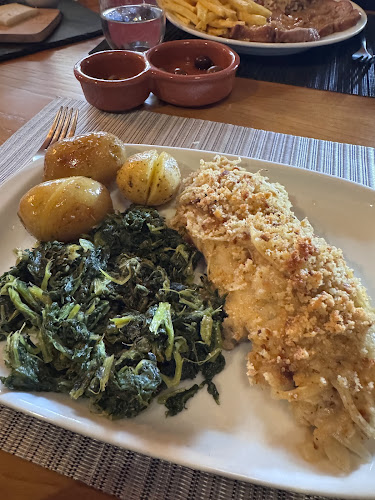 R. Sacadura Cabral 41 2, 6270-108 Loriga