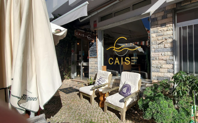 Cais Wine&Tapas Bar - Gastronomia e hotelaria