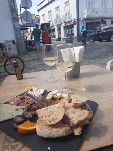 Comments and reviews of Távila Café
