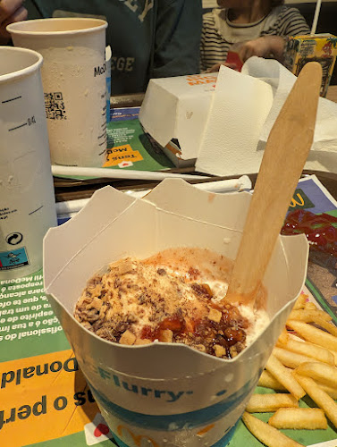 McDonald's - Av. Roma - Gastronomia e hotelaria