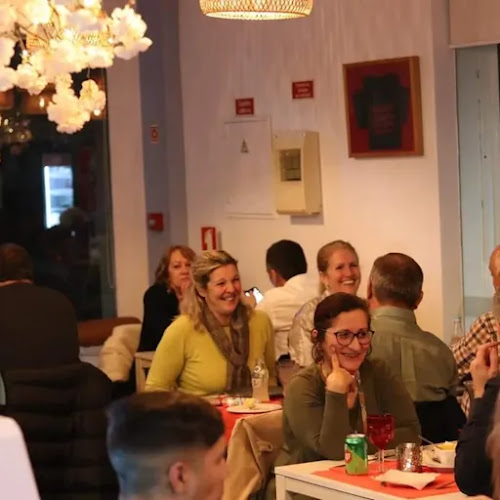 b, R. Luís de Camões 6