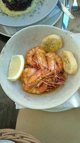 Dona Maria, Largo do chafariz, R. da Biquinha, 2510-046 Óbidos