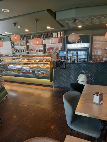 Comentarii opinii despre Confeitaria Thyrsense