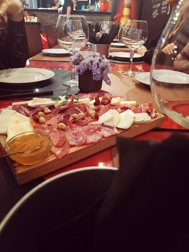 3 Copos - Tapas e Vinhos Open Times