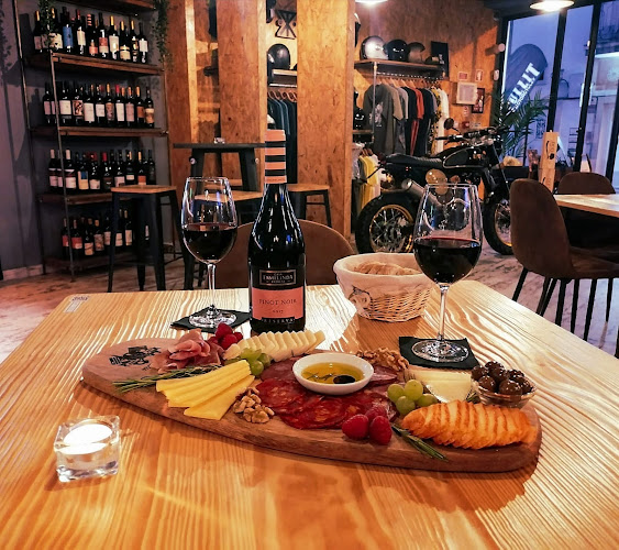 Opinii despre Golden Skull Garage - Food, Drinks, Friends & Lifestyle în Santarém - Gastronomia e hotelaria