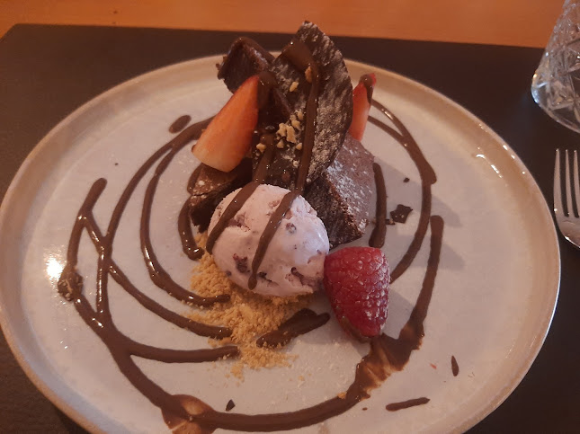 Bus 77 - Gastronomia e hotelaria