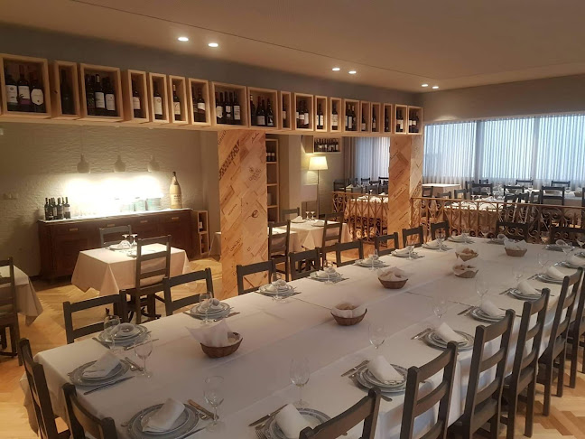 Opinii despre Adega Restaurante De Victor E Paulo, Lda în Fafe - Gastronomia e hotelaria
