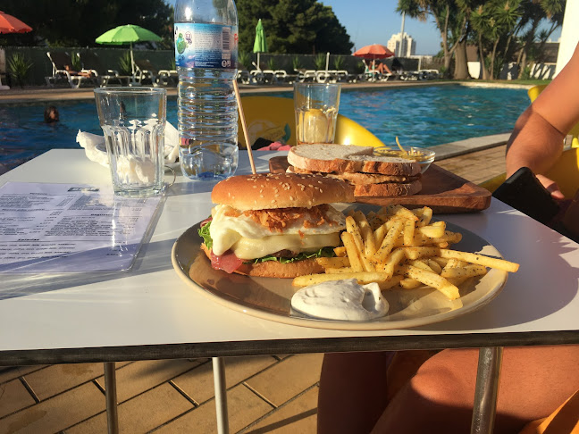 Comentarii opinii despre Deck Pool Bar