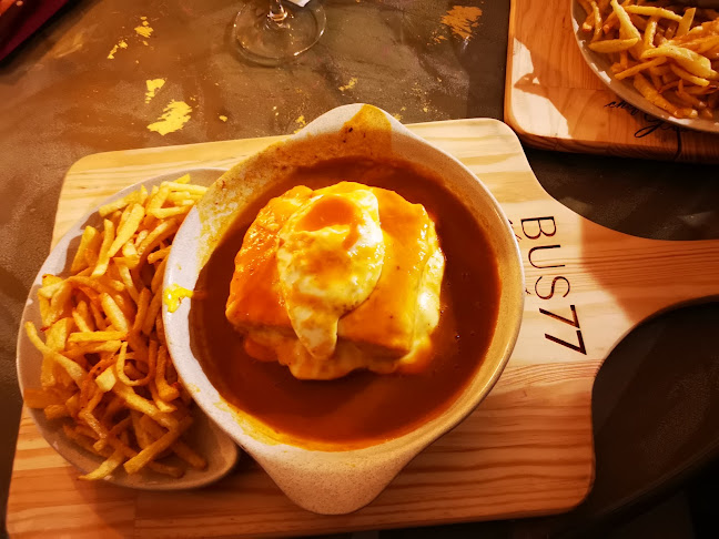 Bus 77 - Gastronomia e hotelaria