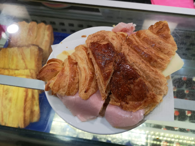 Comments and reviews of Padaria e Pastelaria da Vila