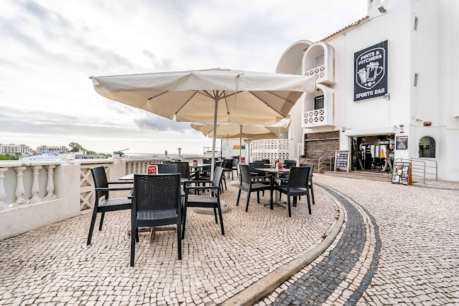 Pints and & Pitchers Sports Bar