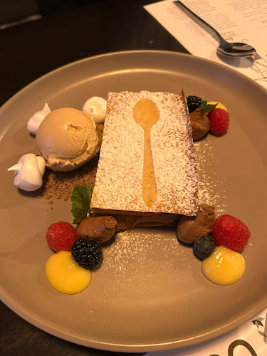 O Bairro - Gastronomia e hotelaria