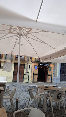 Campo dos Mártires da Pátria n°58, 4050-366 Porto