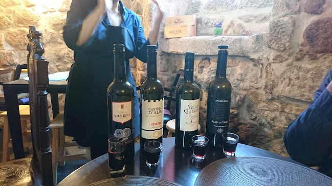 Av. de Fernão de Magalhães 210, 4300-188 Porto