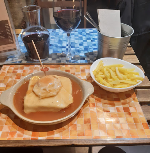 Santa Sede Winebar - Petiscos & Francesinhas - Gastronomia e hotelaria