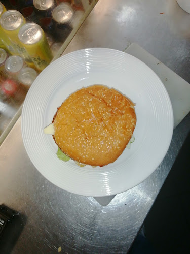 Pça República 59a, 2685-105 Sacavém