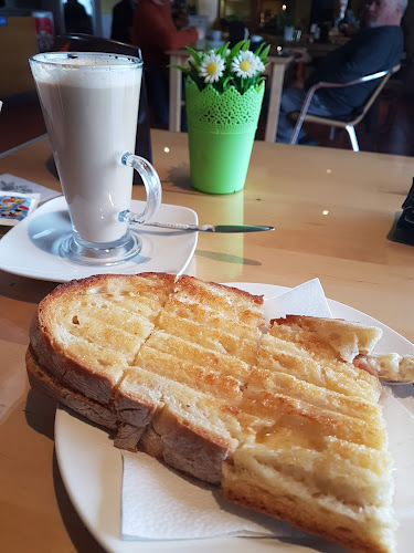 R. Luís de Camões 19, 7425-128 Montargil