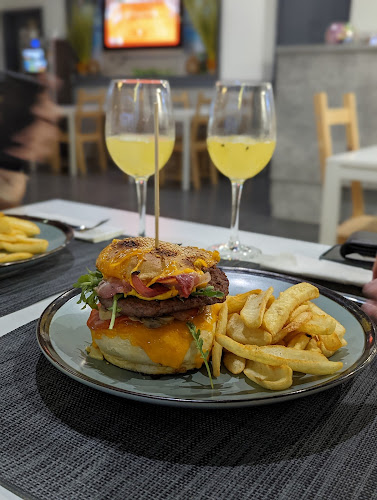 Koa Restaurant & Pool Bar