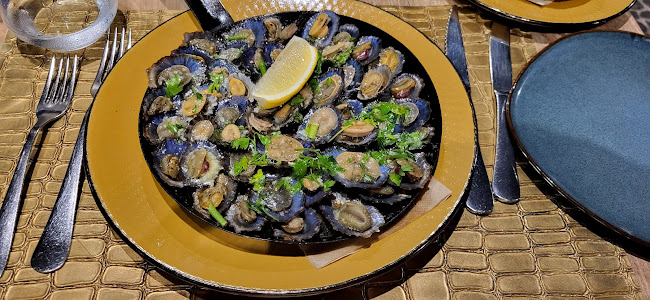 Comentarii opinii despre Tiles Restaurant