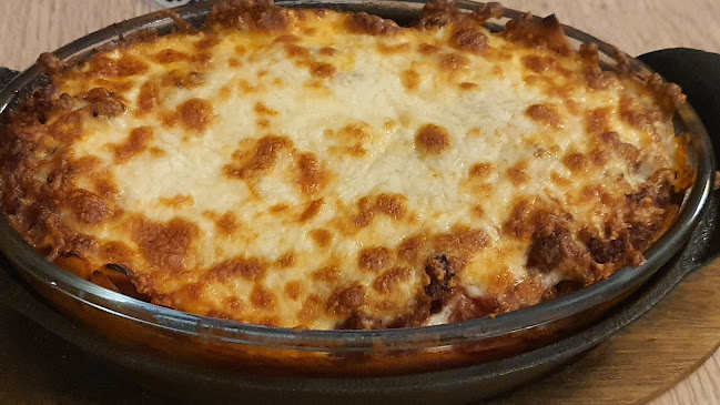 Av. Serpa Pinto 208, 4450-275 Matosinhos