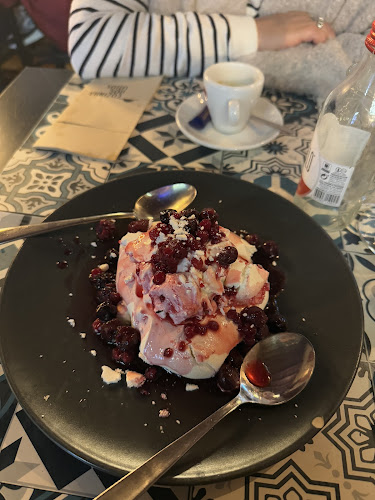 N° 28 - 30, Rua dos Caldeireiros, 4050-137 Porto