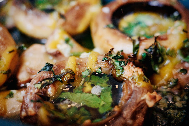 https://www.tripadvisor.pt/Restaurant_Review-g189106-d13478371-Reviews-Dona_Laura-Evora_Evora_District_Alentejo.html