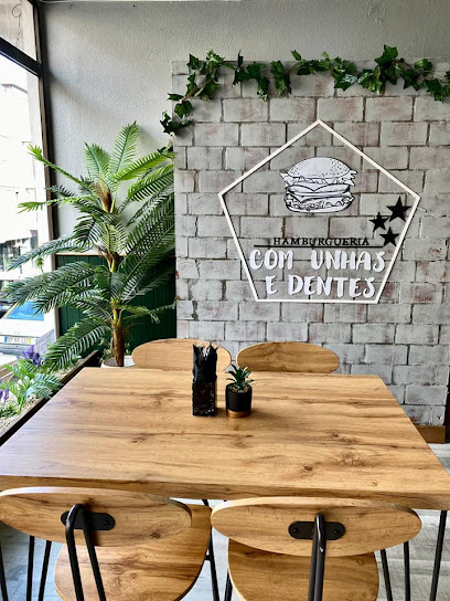 Hamburgueria - Com Unhas e Dentes