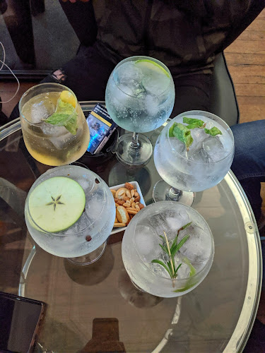 R. de Cândido dos Reis 70, 4050-151 Porto