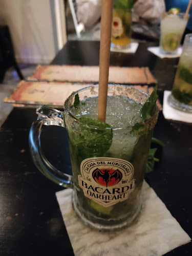 Revolucion Cocktail Bar - Gastronomia e hotelaria