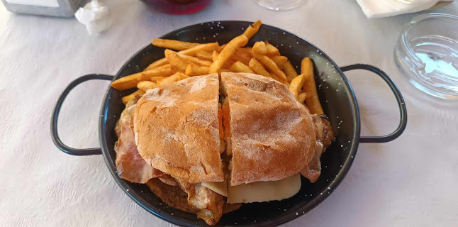 Casa das Caralhotas - Gastronomia e hotelaria