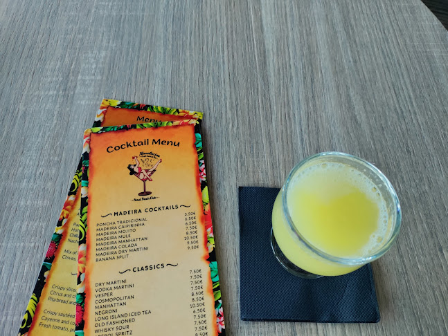 Revolucion Cocktail Bar - Gastronomia e hotelaria