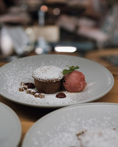 Opinii despre Lago în Santa Maria da Feira - Gastronomia e hotelaria