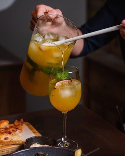 R. de Cândido dos Reis 126, 4050-151 Porto