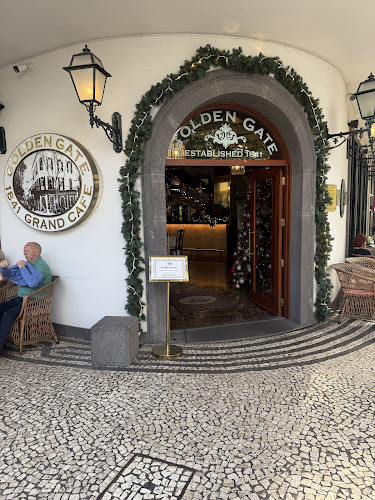 Golden Gate Grand Café - Gastronomia e hotelaria
