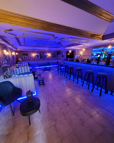 Comentarii opinii despre Chicago's Lounge Bar