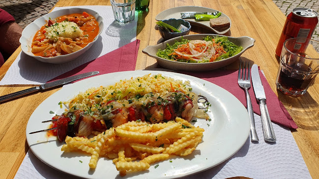 Cais Wine&Tapas Bar - Gastronomia e hotelaria