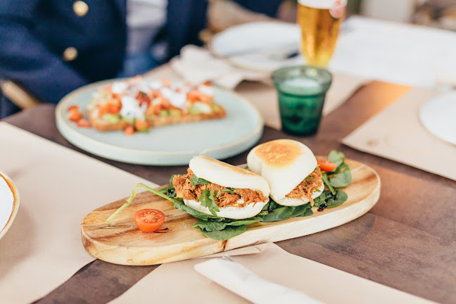 Av. 5 de Outubro, 8700-000 Olhão