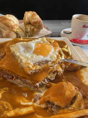 Praça dos Poveiros 122, 4000-393 Porto