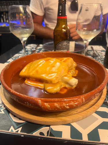 N° 28 - 30, Rua dos Caldeireiros, 4050-137 Porto