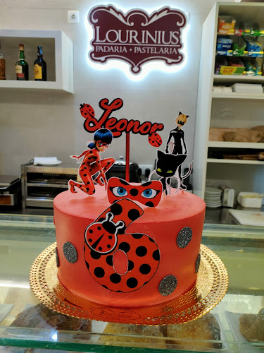 Av. António José de Almeida 7 9, 2530-113 Lourinhã