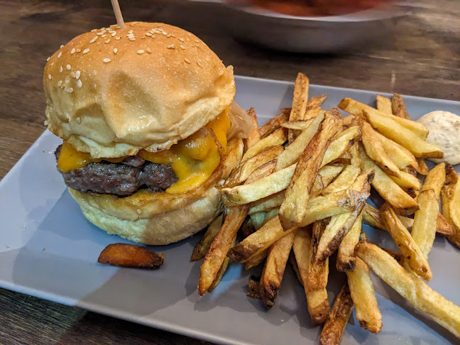 FRIENDS Pub & Hamburgueria - Gastronomia e hotelaria